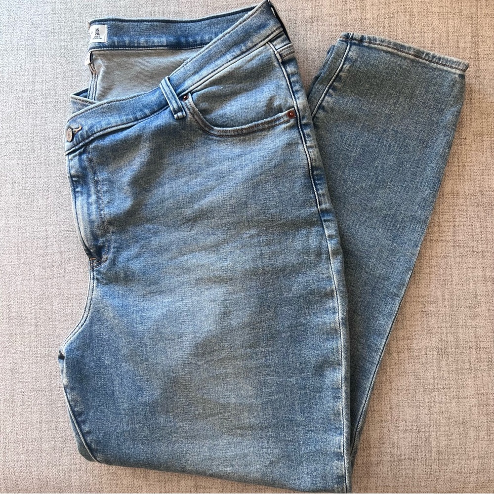 Abercrombie and Fitch The Super Skinny Ankle Jeans